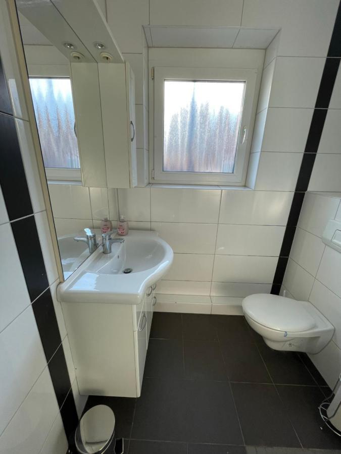 Schoene Zentrale Zimmer In Wilhelmshaven Exterior foto